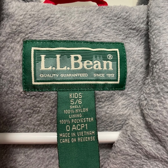 L.L. Bean Red Fleece Lined Waterproof Jacket Raincoat Wind Breaker Size 5/6 - Picture 2 of 3